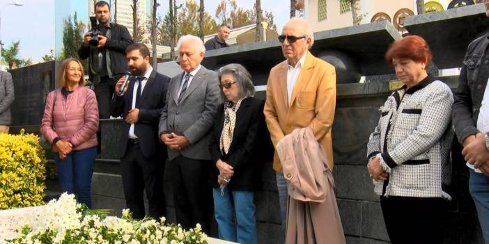 Erdal İnönü mezarı başında anıldı