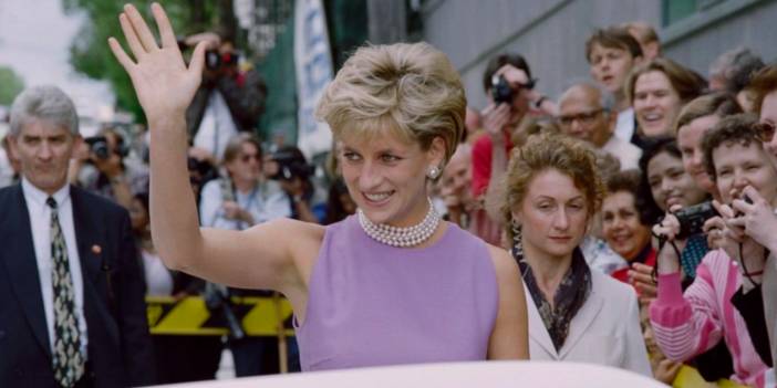 Princess Diana's left hand is sold