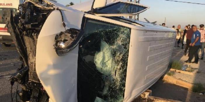 Mersin'de öğrenci servisi ile otomobil çarpıştı: 6'sı öğrenci 7 yaralı