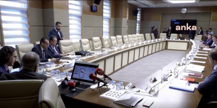 HDP'den AKP'ye 'boş koltuk' esprisi: Bir oylama olsa gittiniz