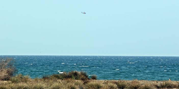 Yanan gemiden atlayan makinist kayboldu