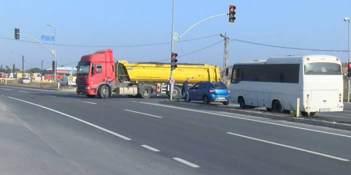 Büyükçekmece'de kamyonların tehlikeli dönüşü