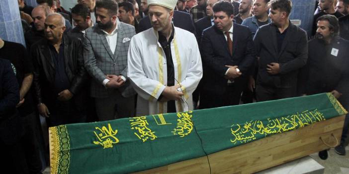 İzmir depreminde balkondan atlayan Efe, toprağa verildi