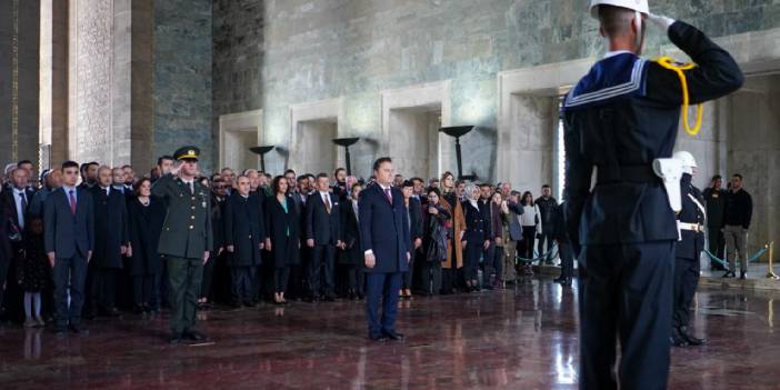 Babacan'dan Anıtkabir'e ziyaret