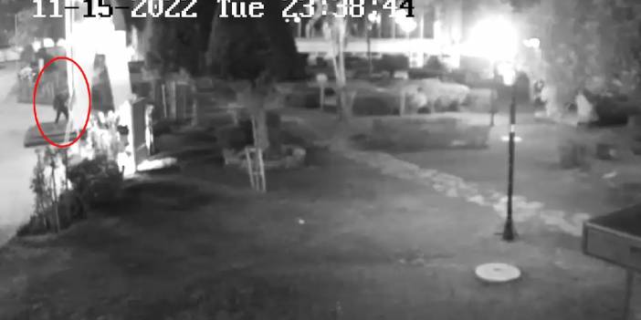 Atatürk Anıtı'na balyozlu saldırı