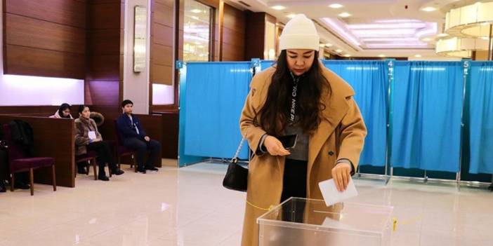 Kazakistan sandık başında