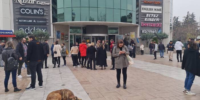 Düzce'de deprem: Panikle sokağa çıktılar