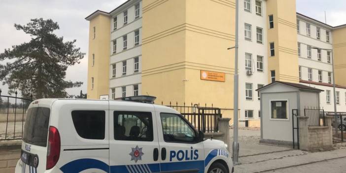 Liseliler arasında bıçaklı kavga