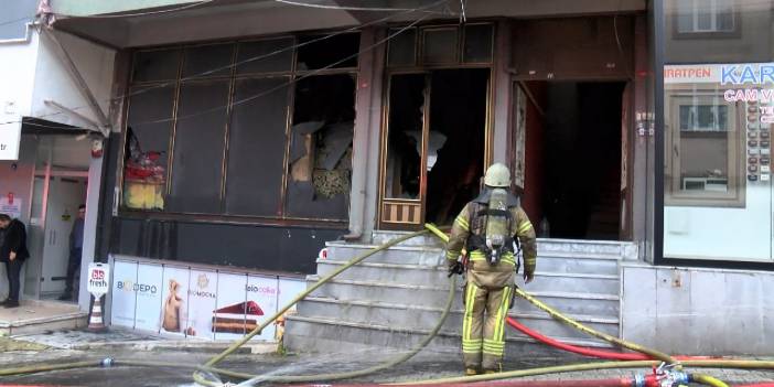 Ali Poyrazoğlu Tiyatrosu'na ait depo yandı