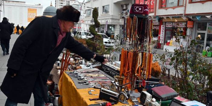 Eski eşyalar faturaların ödenmesi için satılıyor