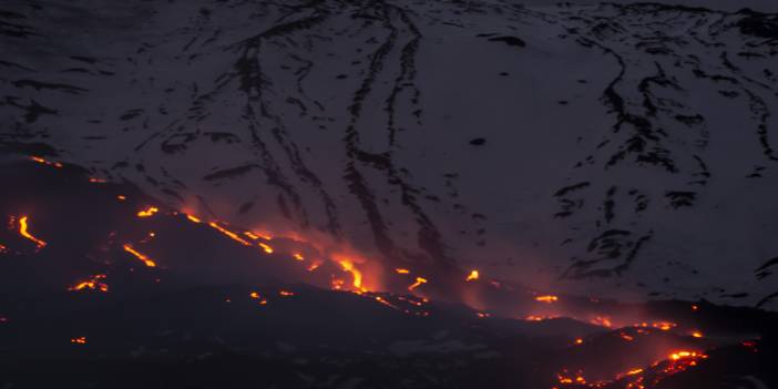Etna Yanardağı yeniden faaliyete geçti
