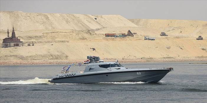 Mısır'da Süveyş Kanalı tartışmaları