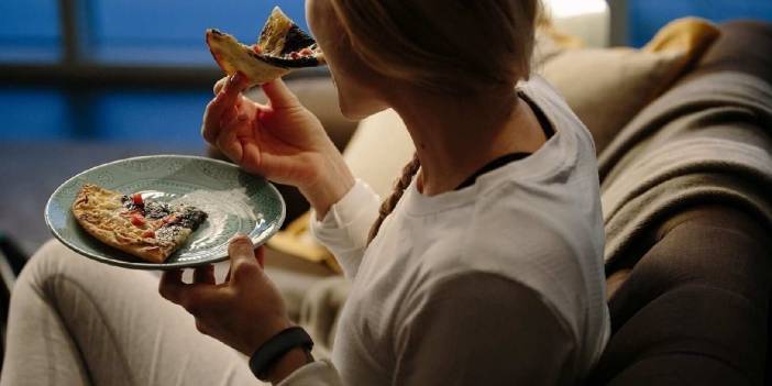 Ne kadar geç saatte yemek yerseniz obeziteye o kadar yakınsınız