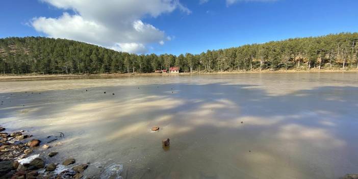 Gökçeova Göleti buz tuttu