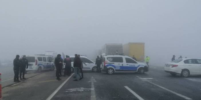 Askeri kamyonet TIR’a çarptı: 2 şehit