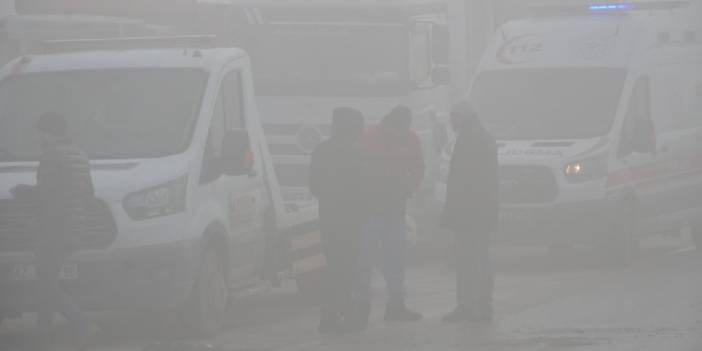 Sis zincirleme kazaya neden oldu: 20 yaralı