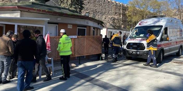 Kent meydanındaki tuvalette ölü bulundu