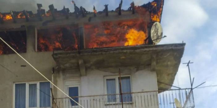Uşak'ta 3 katlı apartmanda yangın