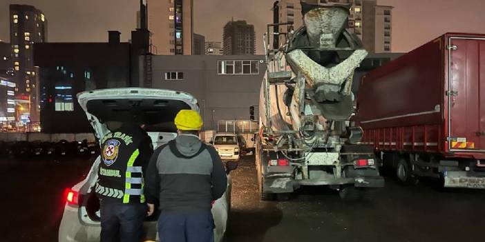 Ambulansa yol vermedi, trafikten men edildi