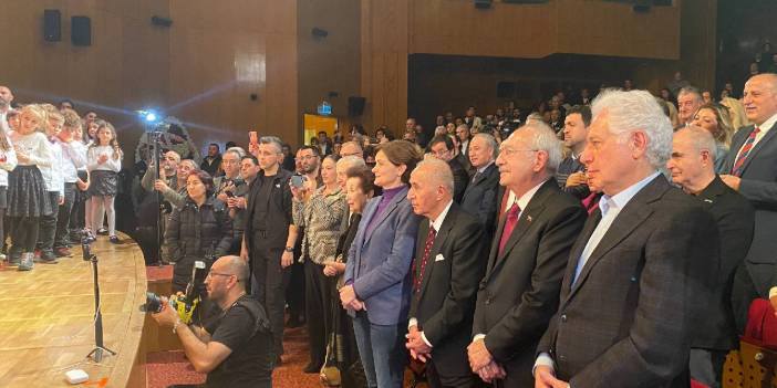 Müjdat Gezen'in 70'inci sanat yılı, Kılıçdaroğlu'nun katıldığı törenle kutlandı