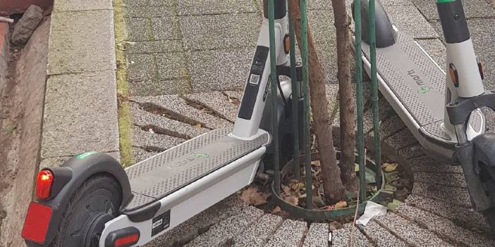 Kadıköy'de kaldırımdaki scooterlar toplanacak