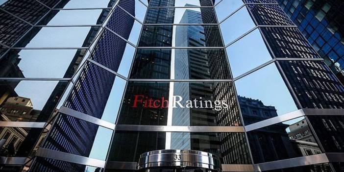 Fitch Türkiye'yi yine uyardı