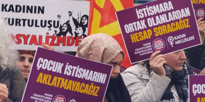 Cinsel istismar davası: Kadınlar adliye önünde