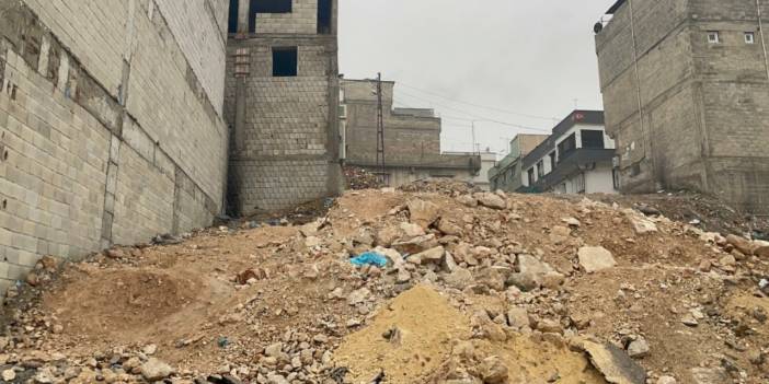 Boş arazide çocuk cesedi bulundu