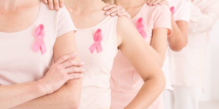 Bu belirtiler varsa doktora gidin! Meme kanseri olabilirsiniz...