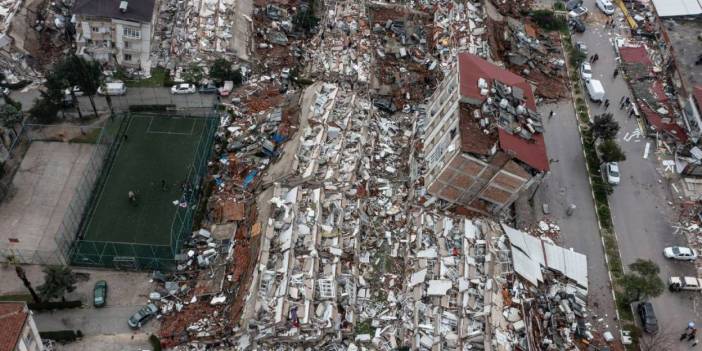 Dünya Türkiye için ayakta: Yardım için kolları sıvadılar