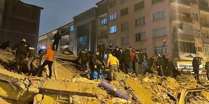 Kahramanmaraş'ta 8 güreşçi enkazdan çıkartıldı