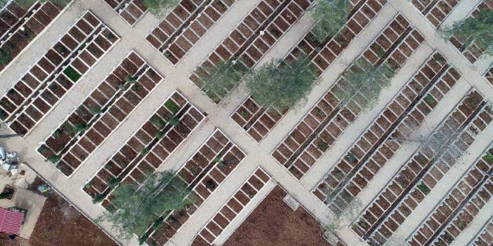 Kahreden fotoğraf... Artık toplu mezarlar kazılıyor