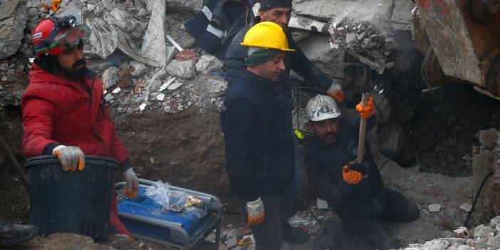 Deprem anını anlattı: Sanki 50 saat sürdü