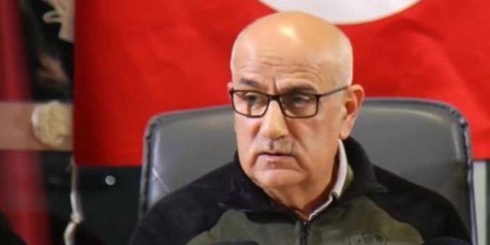 Bakan Kirişçi açıklama yaparken depreme yakalandı