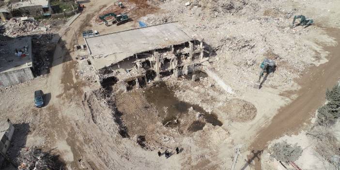 Pırlanta Apartmanı enkazı kaldırıldı; 13 kişiye ulaşılamadı