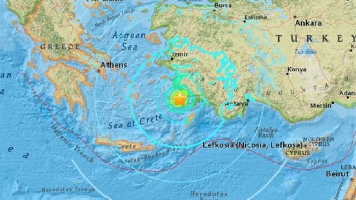 Deprem Yunanistan'ı da vurdu: 2 kişi öldü biri Türk