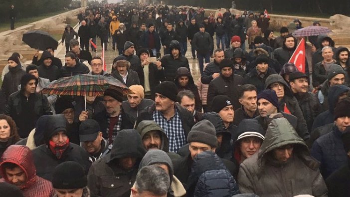 EYT mağdurları Ankara'da salondan taştı!