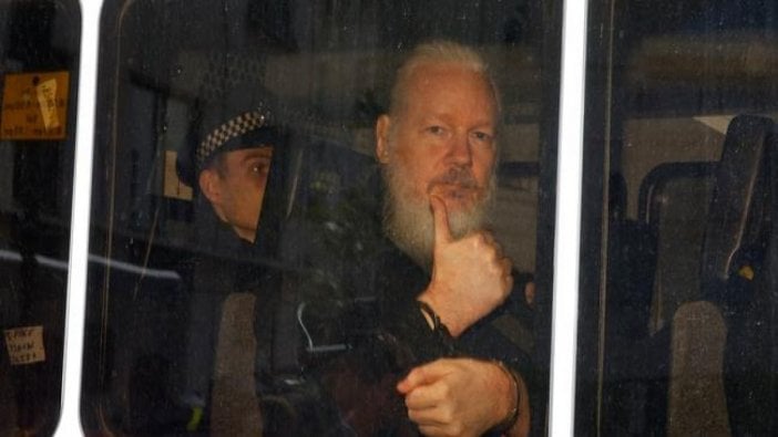 İngiltere Assange'ın iadesini onayladı