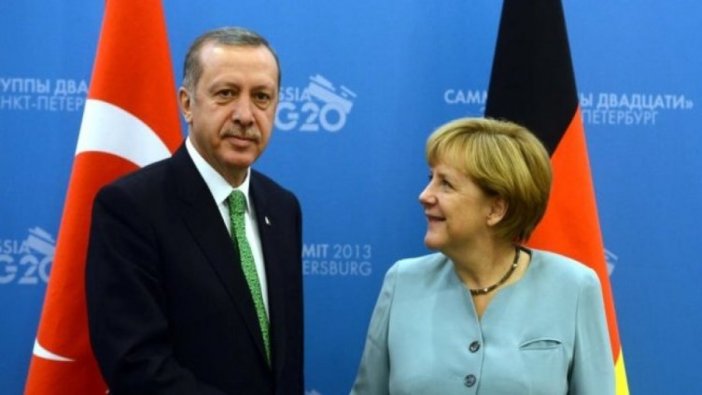 Merkel'den Türkiye yorumu: Koşulsuz şartsız NATO içinde tutulmalı