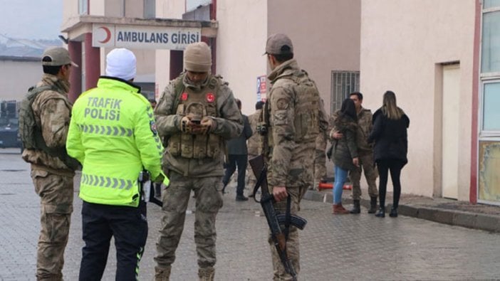 Hakkari'de 2 asker şehit oldu