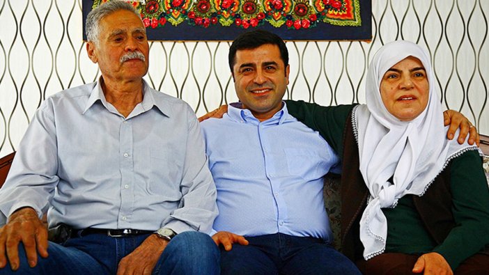 Selahattin Demirtaş'ın annesi ve babası kaza geçirdi