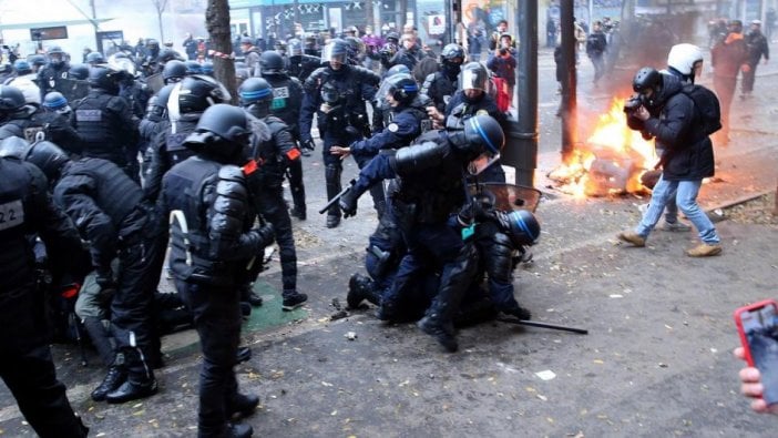 Fransa'da polisin 'orantısız şiddetine' soruşturma