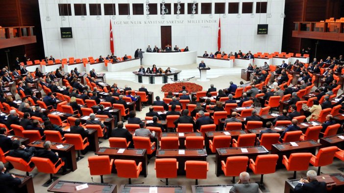 CHP, HDP ve İYİ Parti’den güvenlik soruşturması teklifine muhalefet şerhi koydu