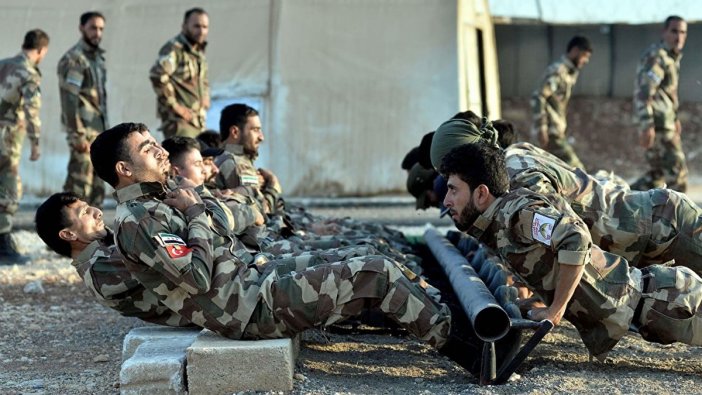 İngiltere merkezli gözlemevinden 'Türkiye 1600 Suriyeli'yi Libya'da savaşmak için eğitiyor' iddiası
