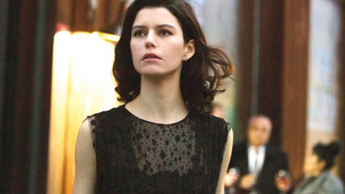 Beren Saat duyurdu: Mucizeleri yine bizimle