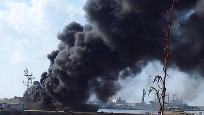 Trablus'ta limana saldırı: Türk gemisinin vurulduğu iddiası