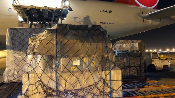 Çin'den alınan ilk parti hızlı tanı kitleri Türkiye'ye getirildi&nbsp;