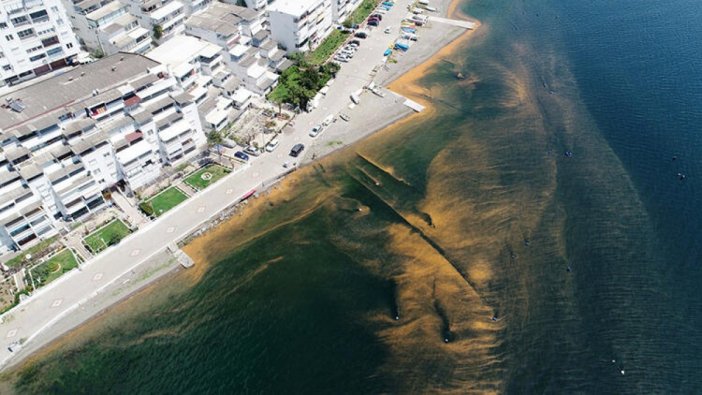 Marmara Denizi kızıla büründü