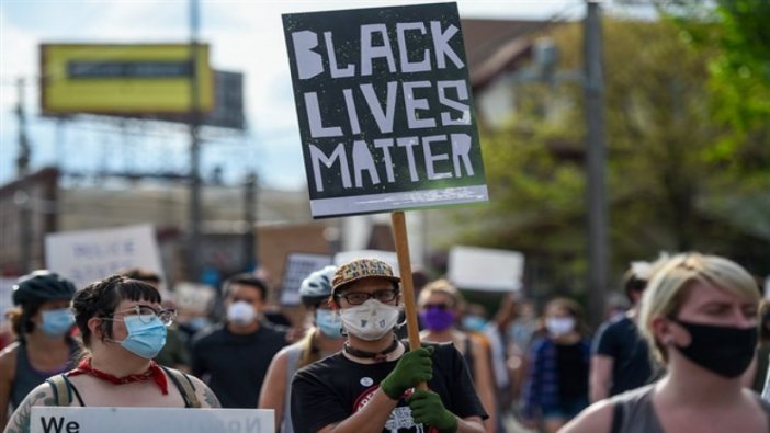 ABD'de protesto: Siyah insanları öldürmeyi bırakın