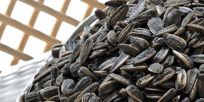 Dolarla maaş almıyoruz ama çekirdeği bile dolarla çitliyoruz